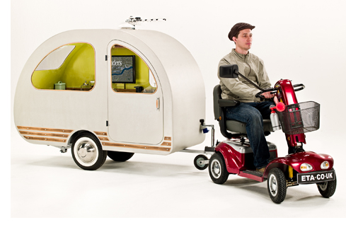 Mini-caravan past achter de e-bike